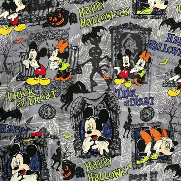 Disney Minnie & Mickey Mouse Scrub Top Size Medium (M) - Picture 4 of 9